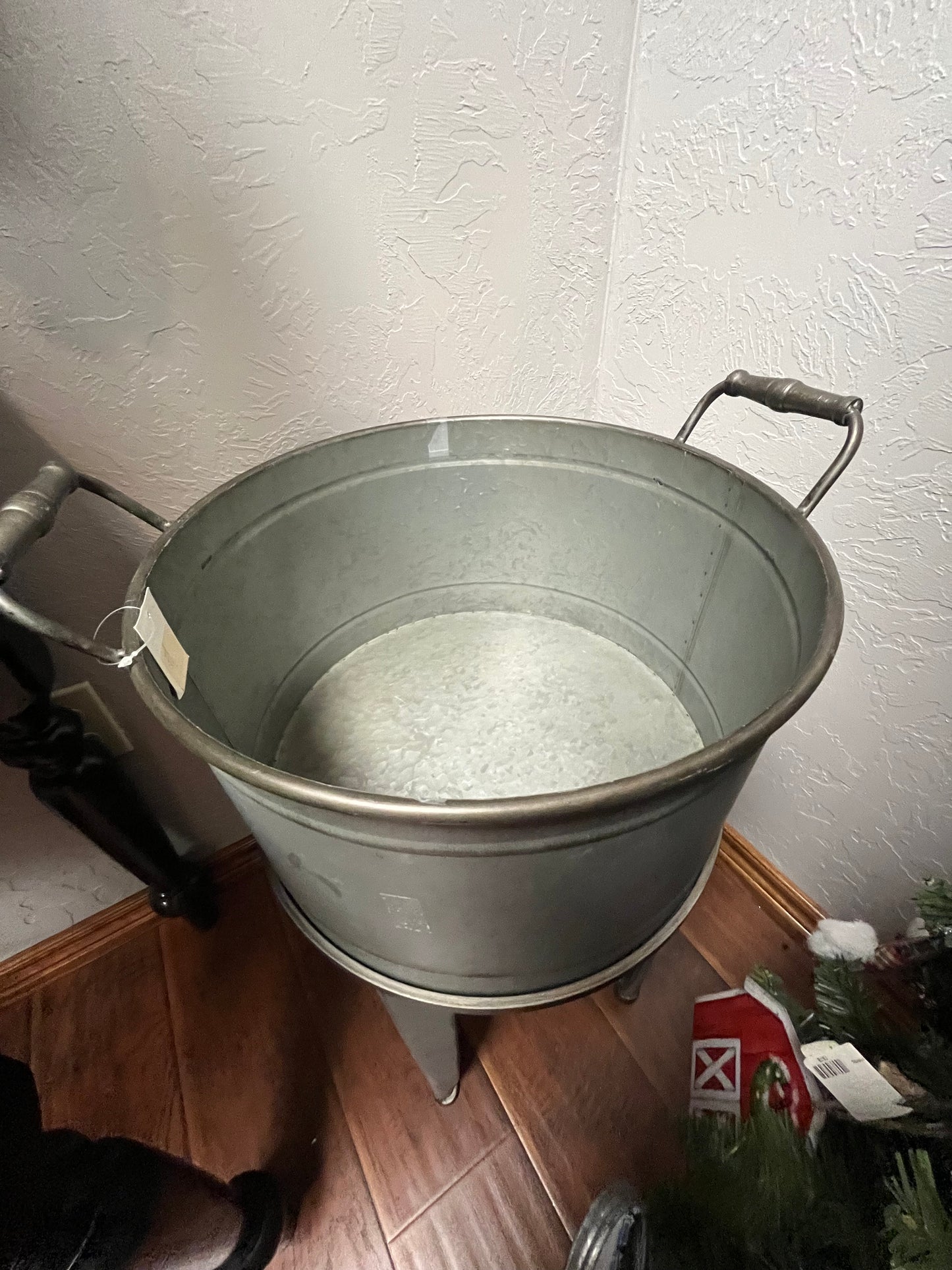 Small galvanized Tub on Stand