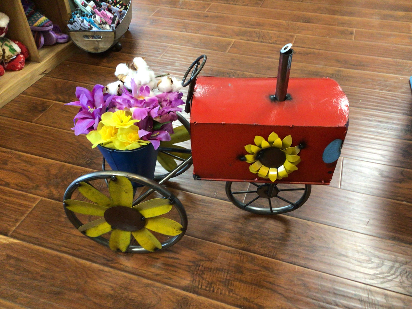 Large Metal Tractor Plantar
