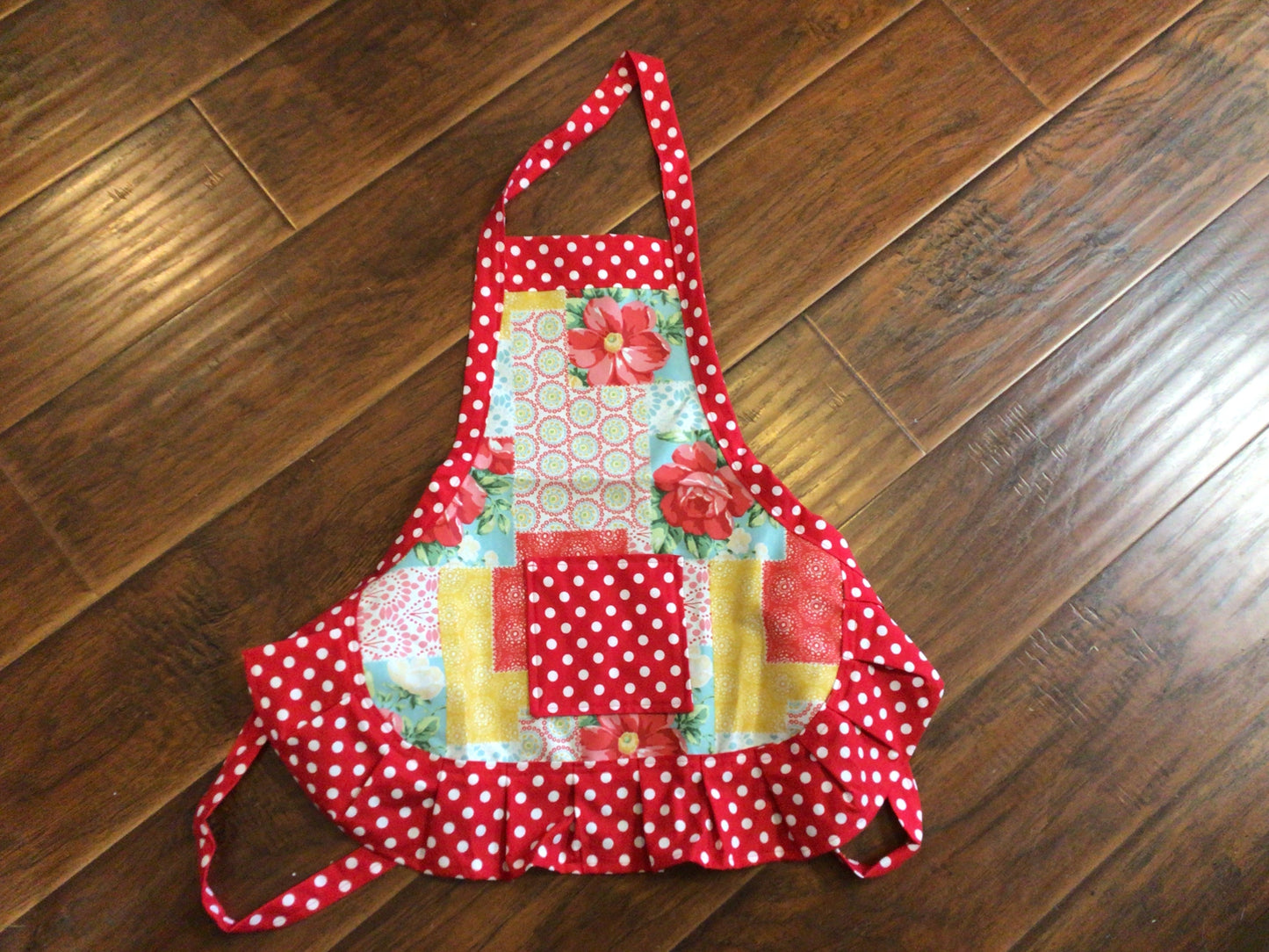 PW Children’s Aprons JO