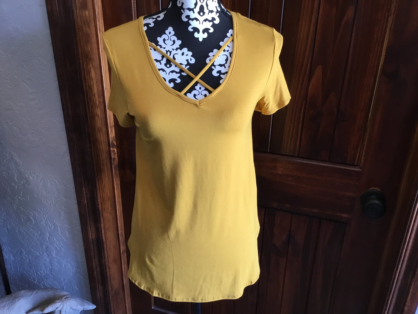 Lime N’ Chili Crisscross Short-sleeve Shirts