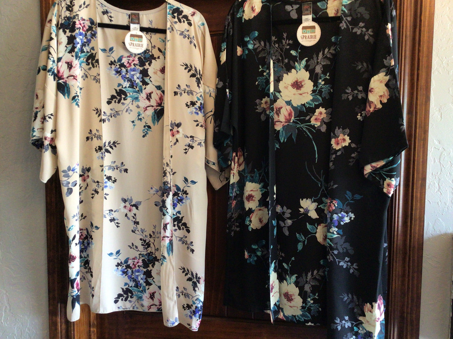 BLK/ Lt. Taupe Floral Kimono
