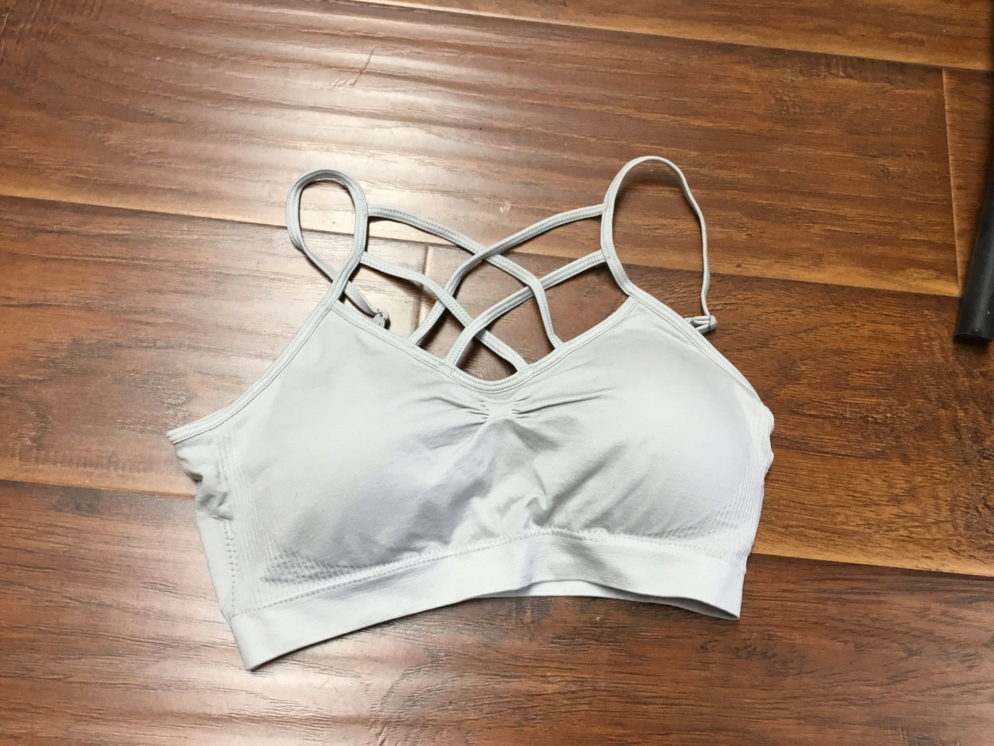 Yahada Criss Cross in front Sports Bra