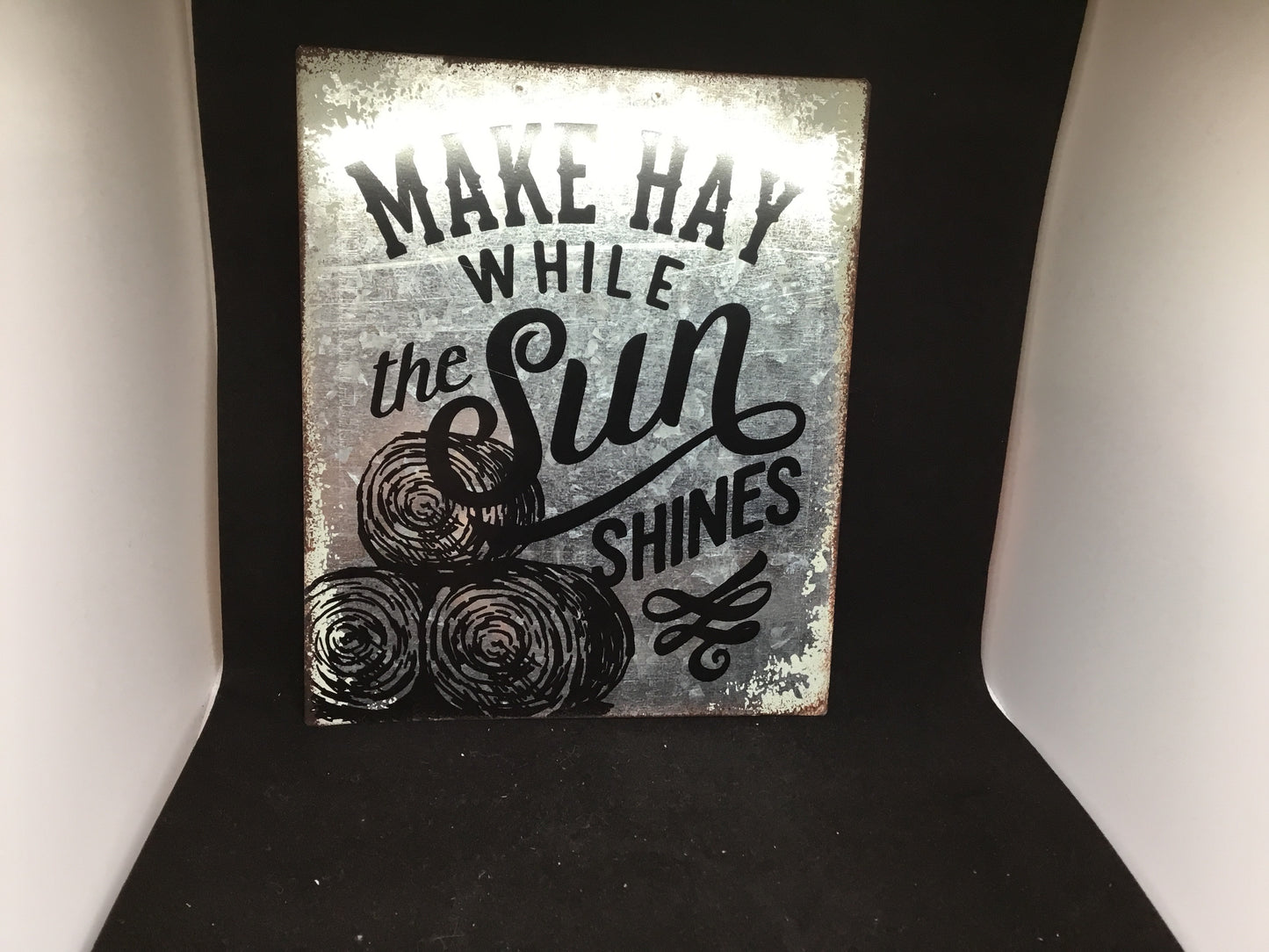Assorted Small Metal Sign