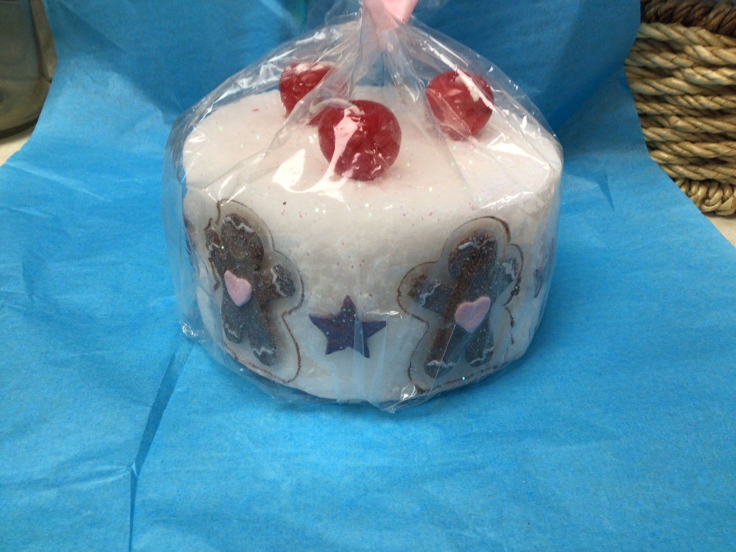 Cake stand with gingerbread candle cake