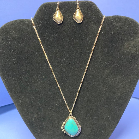 Turquoise Pendent Set