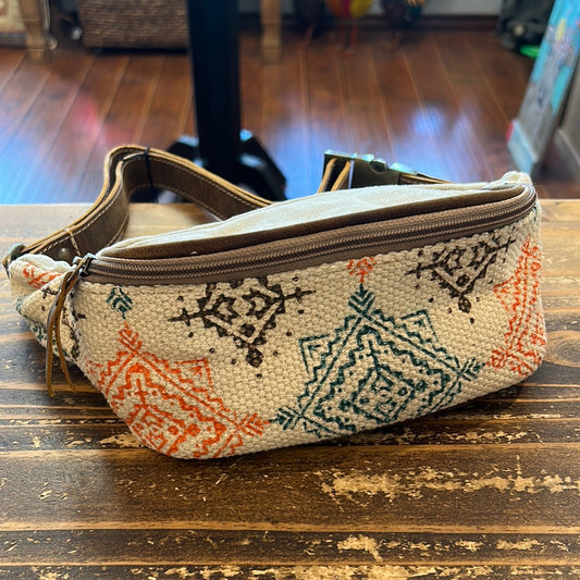 Bhrayna Unita Belt Bag
