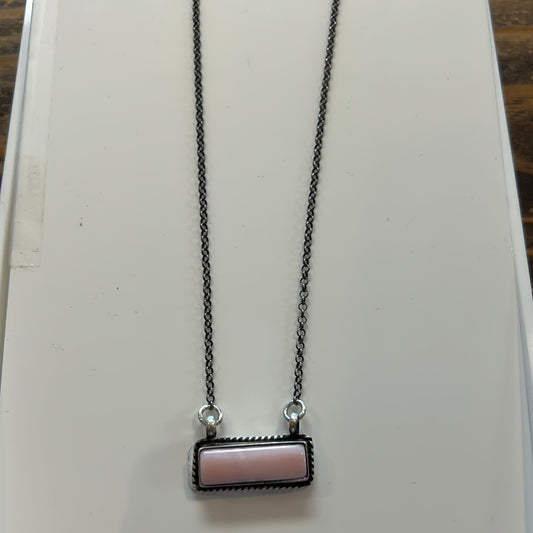 SS Pink Conch Short Necklace