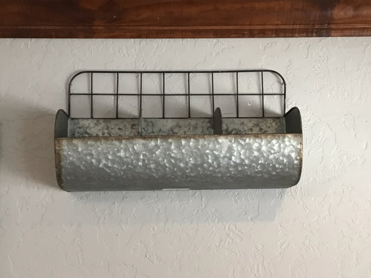 Large Divided Wire Back Shelf