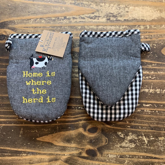 Farm Charm Cow Grabber Mitt