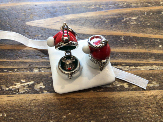 Santa’s Surprise Hat Charm