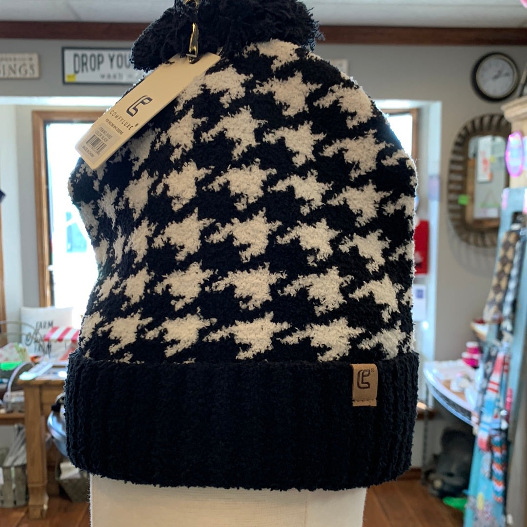 Comfyluxe Lined Beanie w/ Pompom