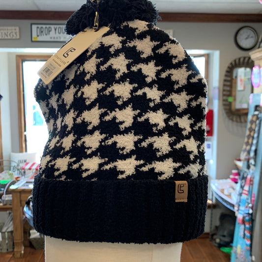 Comfyluxe Lined Beanie w/ Pompom