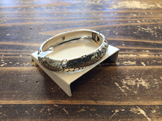 SIL Pebble Hinged Bangle