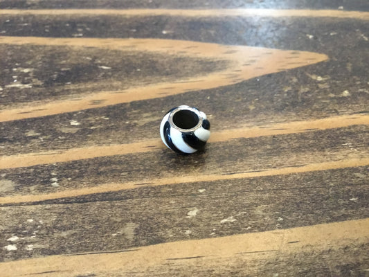 Blk/Wht Candystripes Bead