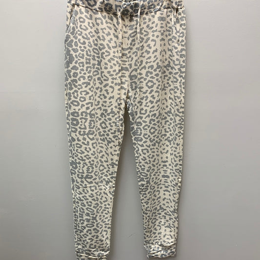 Comfyluxe Leopard Pants w/Pockets