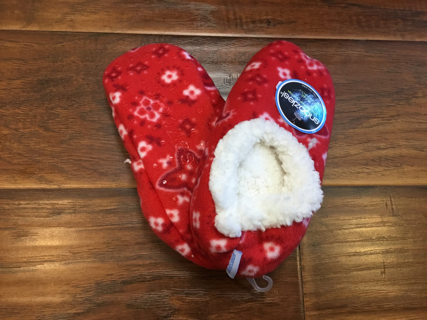 Snoozie Women’s Farm Slippers