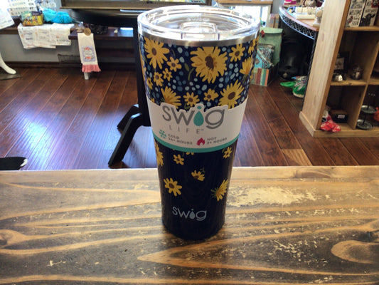 SwigLife 32oz Lazy Daisy Tumbler