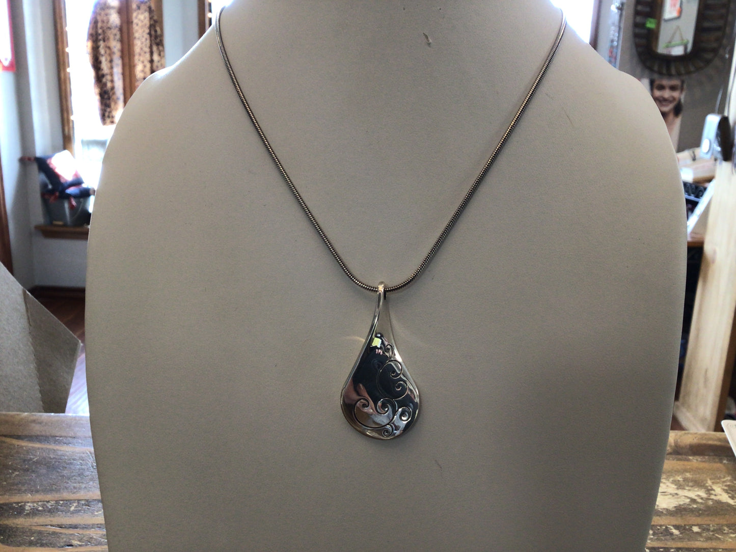 SIL Twirl Necklace