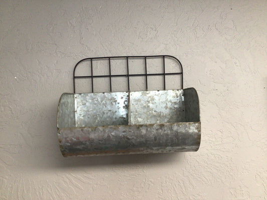 Small Divided Wire Back Shelf