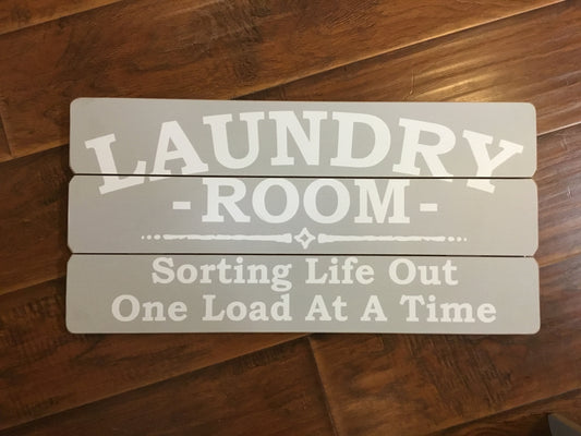 Laundry Room Pallet Sign