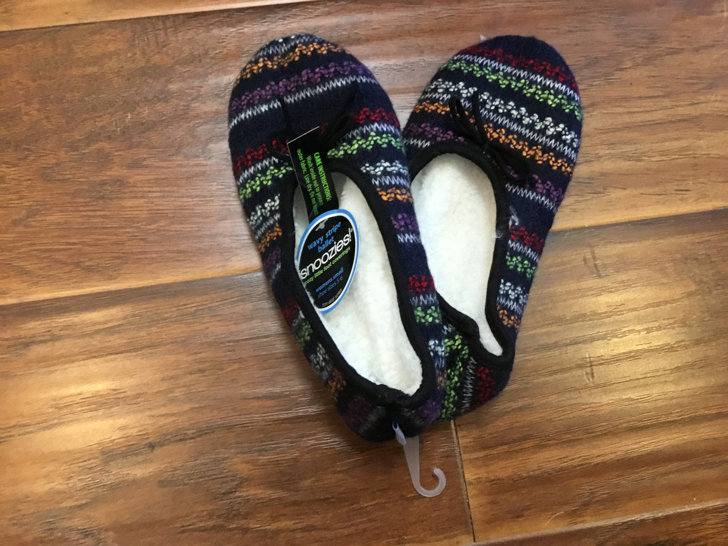 Snoozie Women’s Farm Slippers