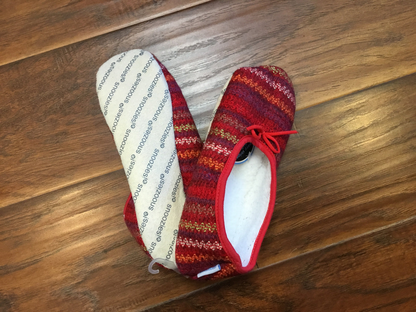 Snoozie Women’s Farm Slippers