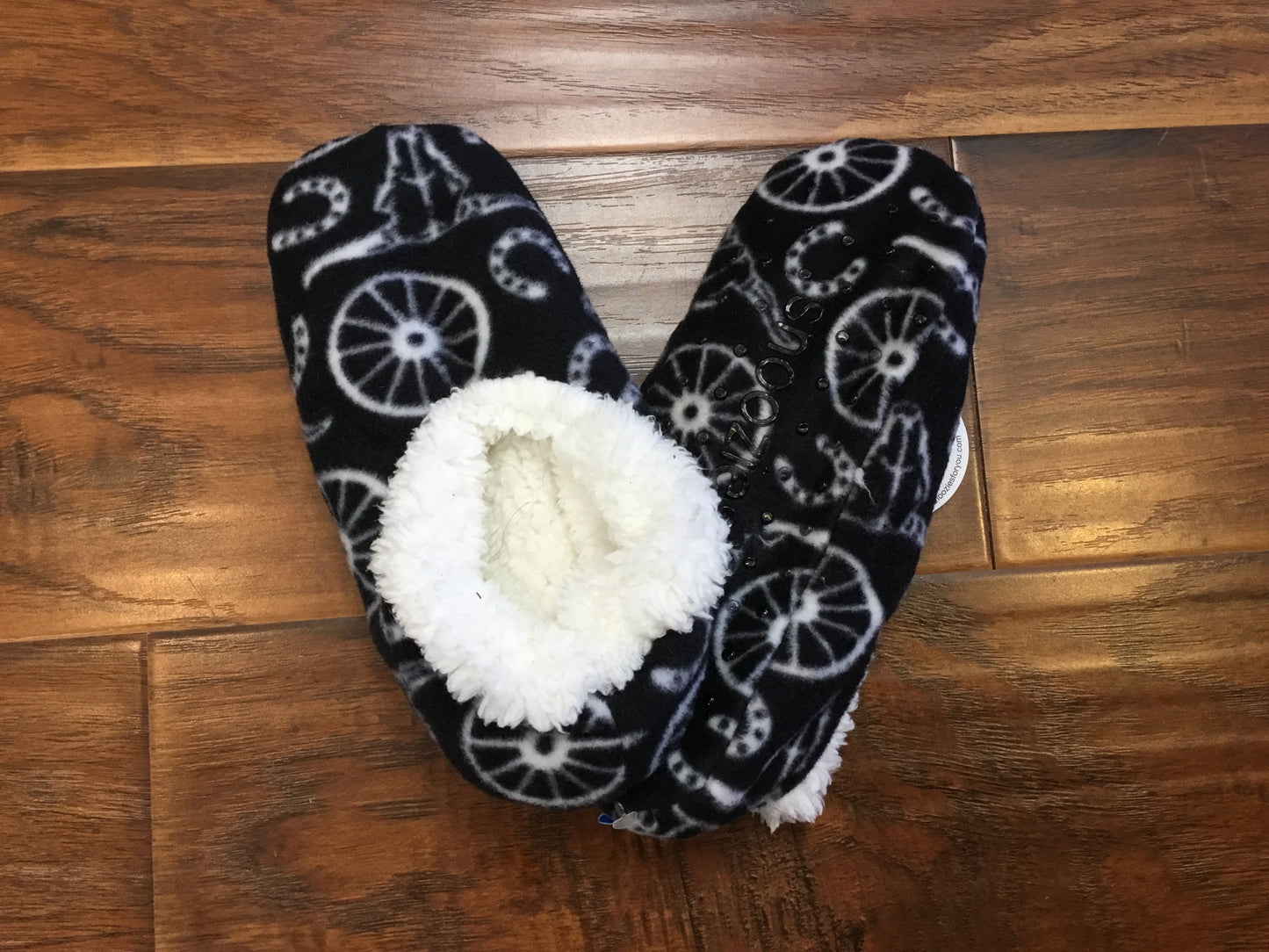 Snoozie Women’s Farm Slippers