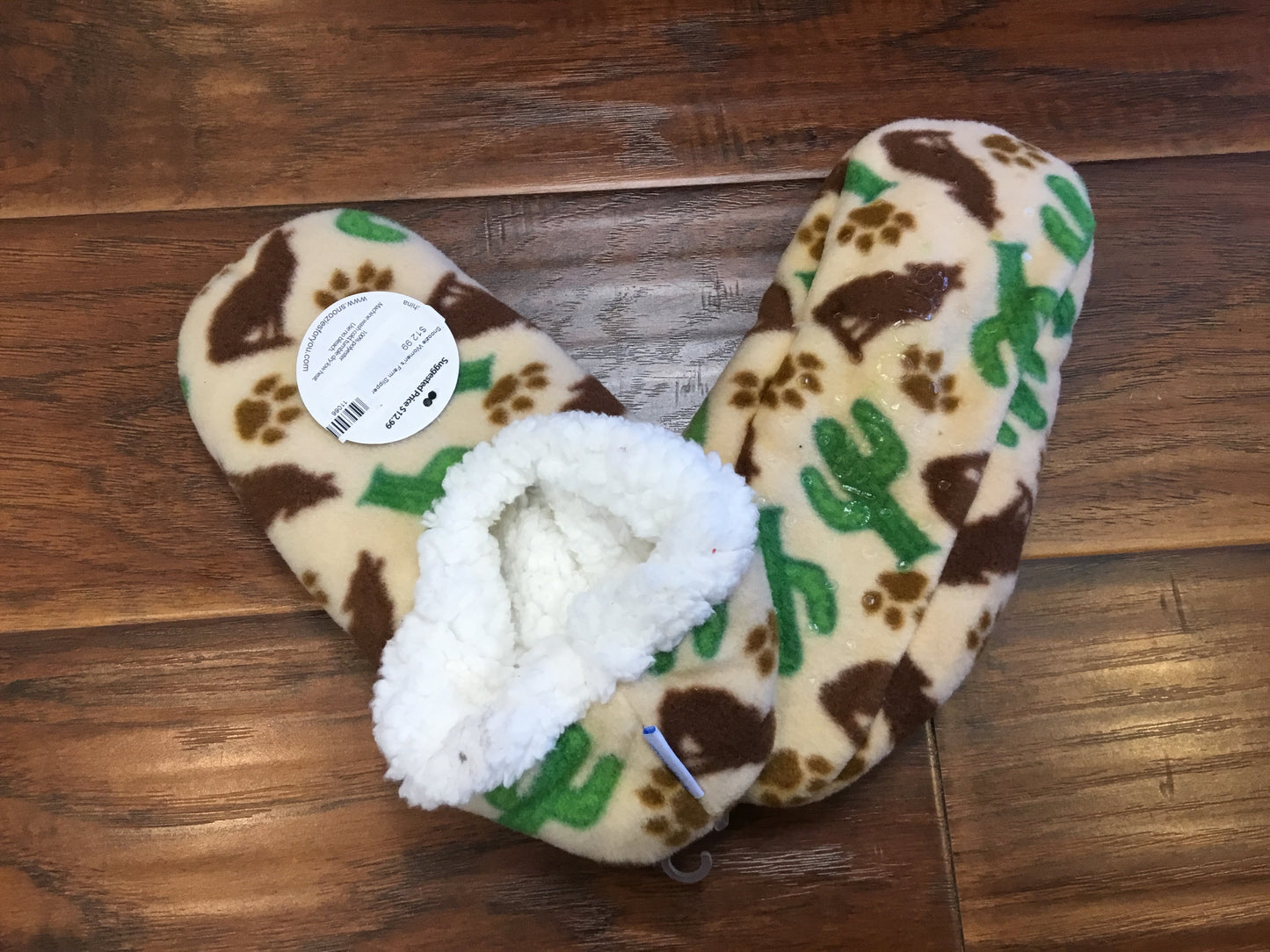Snoozie Women’s Farm Slippers