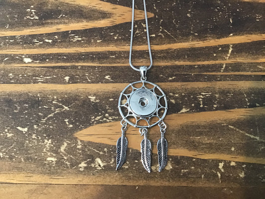 Pearl Snaps Dreamcatcher Necklace