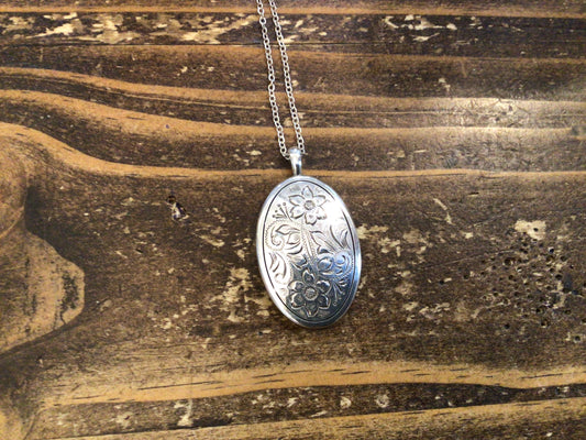 Essex Short Necklace