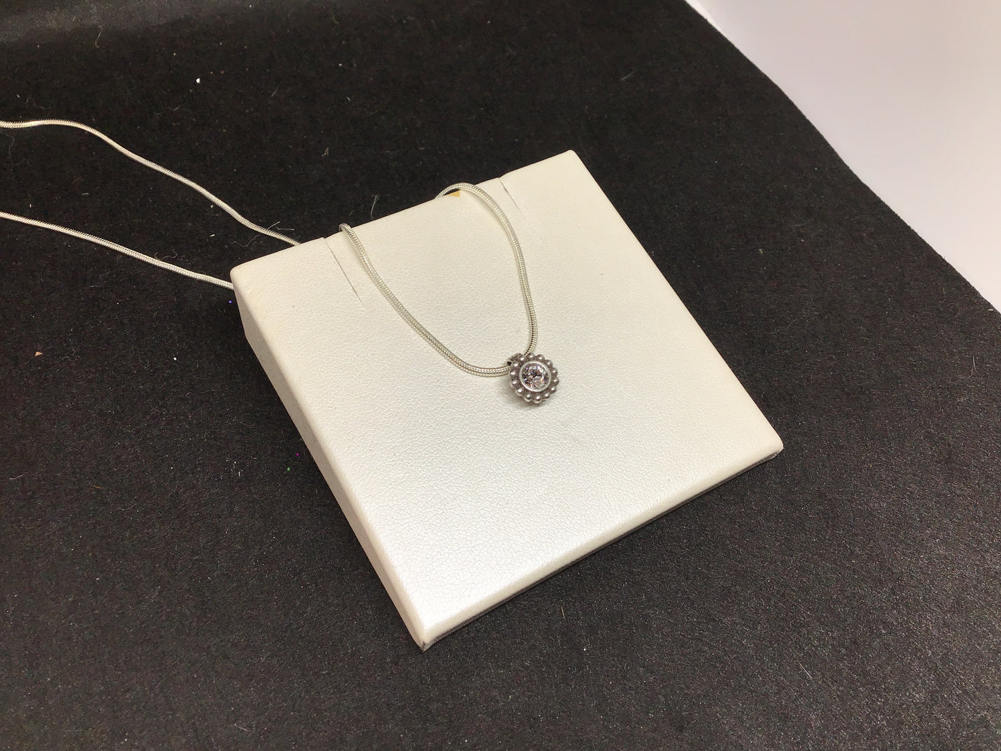 Twinkle Round Petite Necklace
