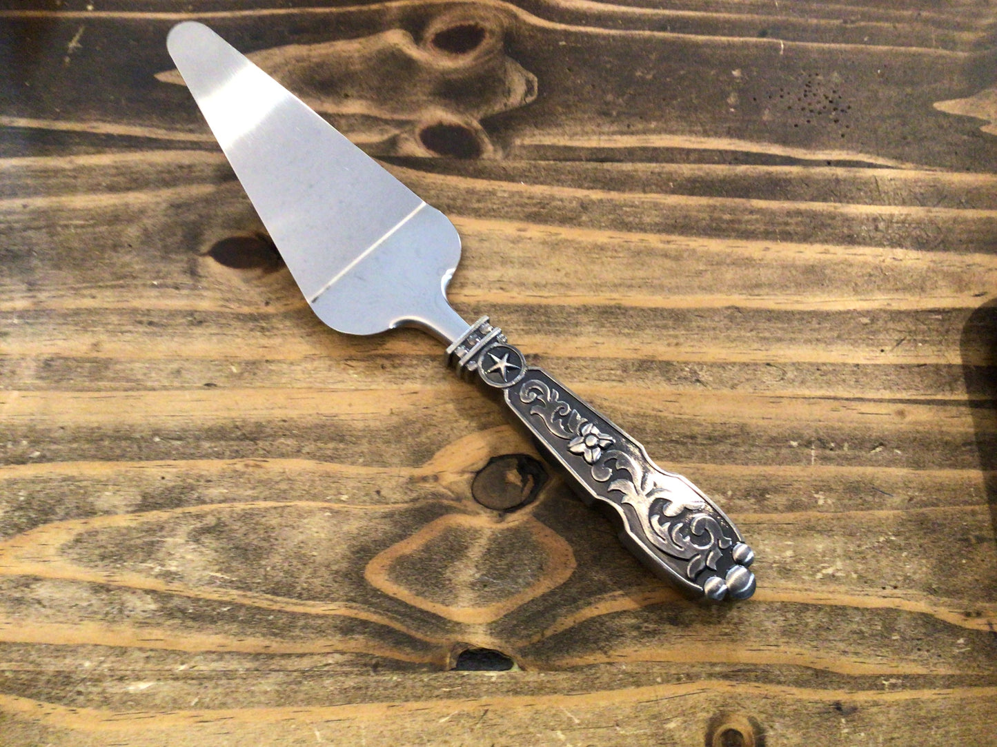 M&F Silverado Metal Pie Server
