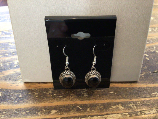 SS Black Stone Oval Dangle ER